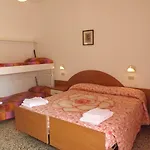 Hotell La Vela 2*