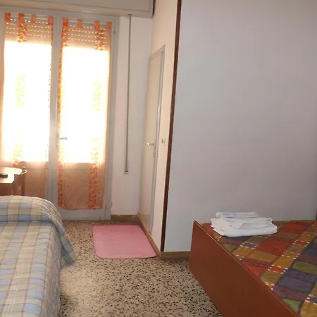 Hotel La Vela 2*