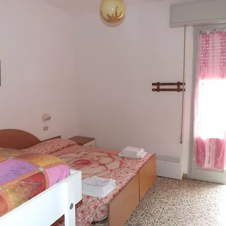 La Vela 2* ベラーリア・イジェア・マリーナ