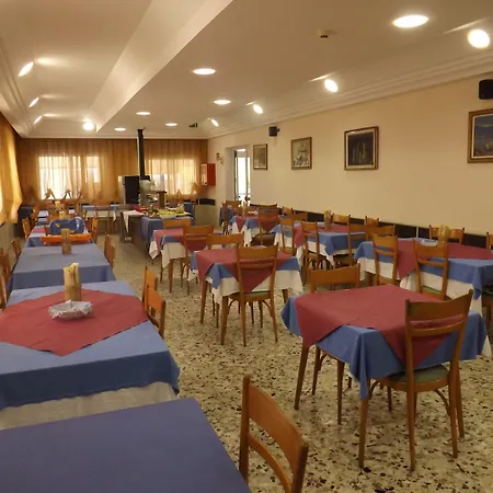 La Vela ベラーリア・イジェア・マリーナ