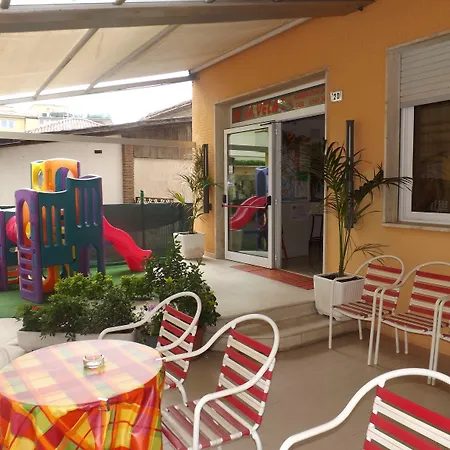 La Vela ホテル ベラーリア・イジェア・マリーナ