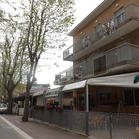 拉维拉酒店 2*