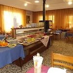 La Vela Hotel 2*