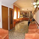 La Vela Hotel 2*
